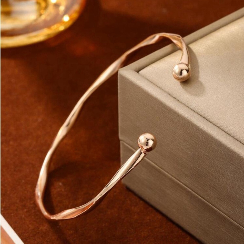 ⚠️Clearance Rose Gold Twist Cuff Bracelet SS - Picture 2 of 3